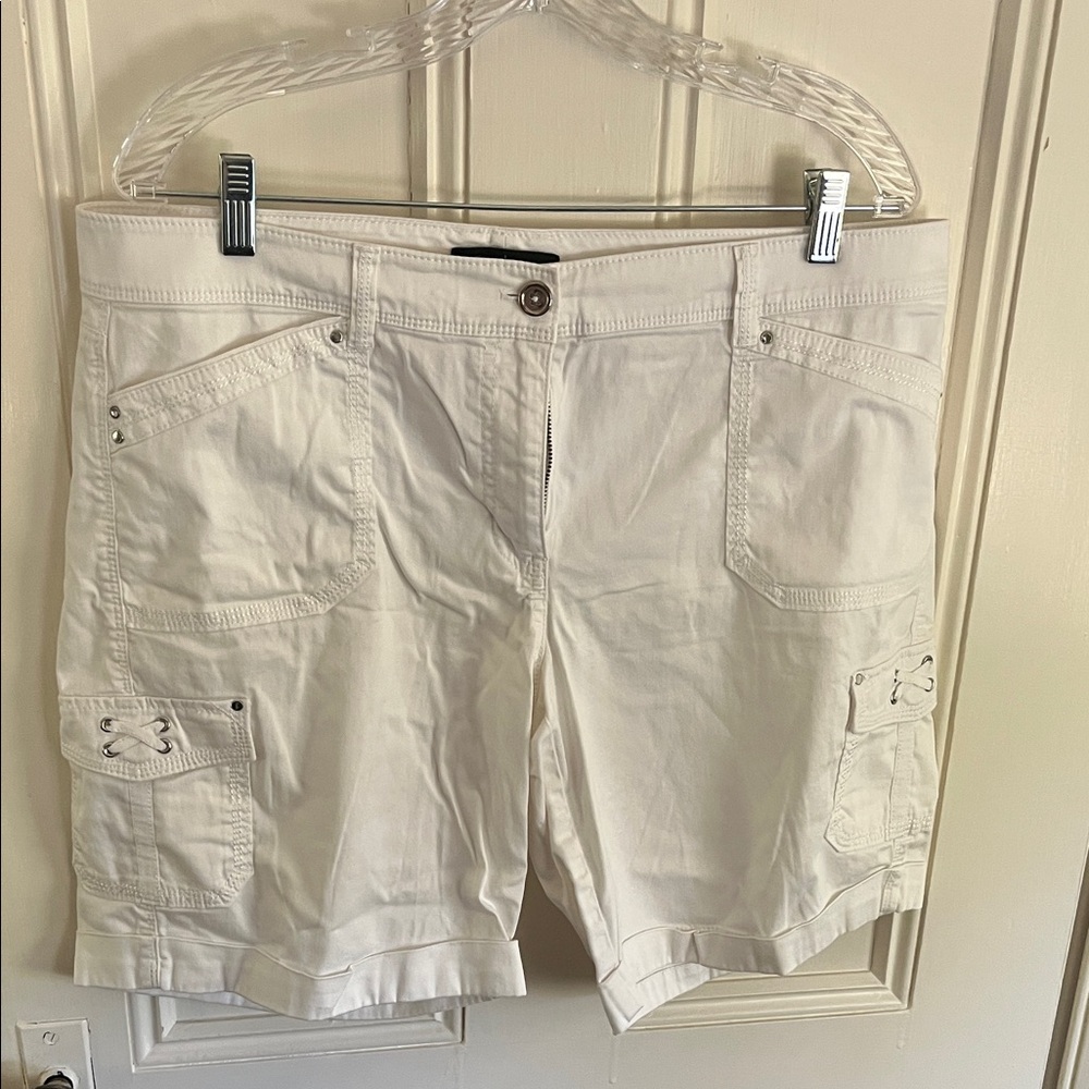 White House Black Market White Cargo Shorts